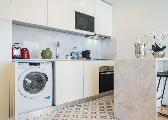 Luxury Style 30 With Ac Downtown Near Metro Apartment